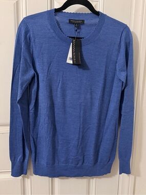 Banana Republic women’s Royal Blue Crewneck Sweater